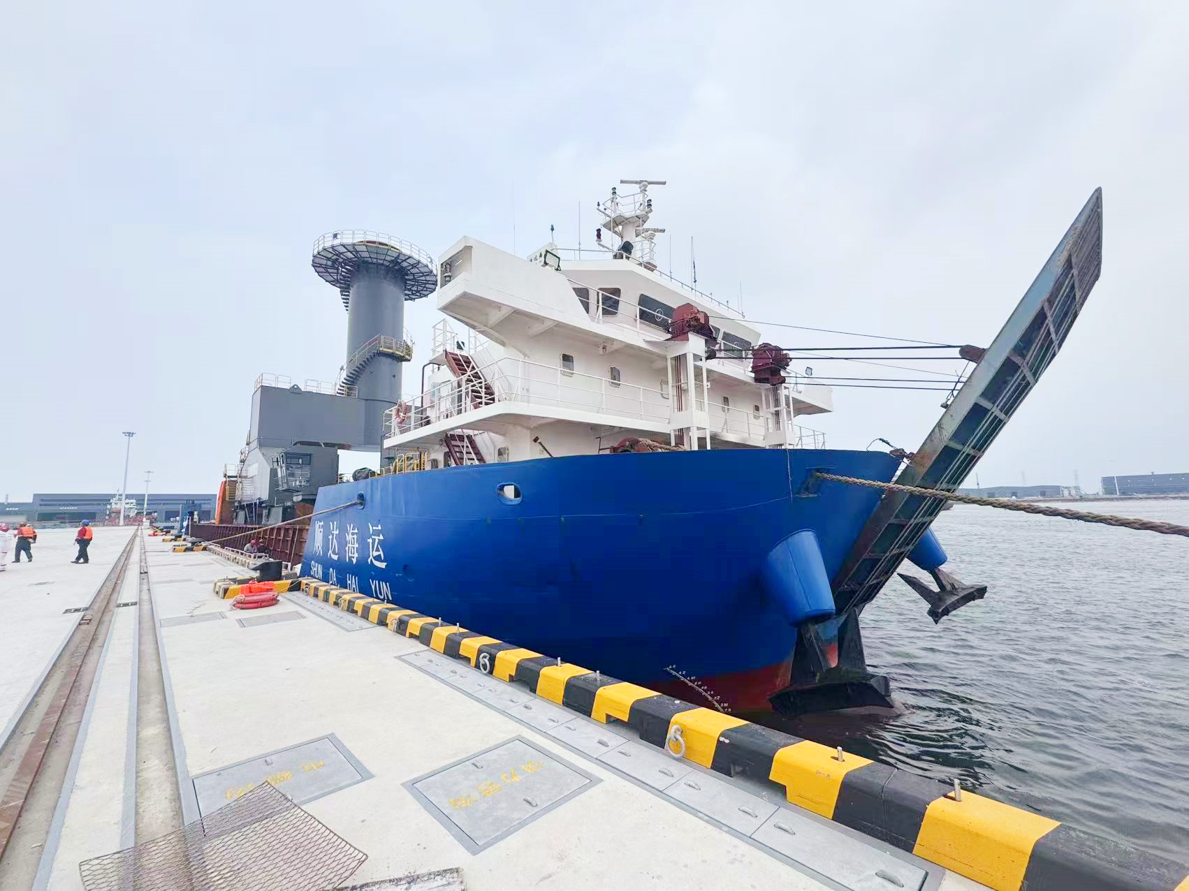 潤(rùn)邦智裝碼頭迎來首艘船舶靠泊，GENMA通州灣制造基地發(fā)運(yùn)能力實(shí)現(xiàn)重大突破(圖2)