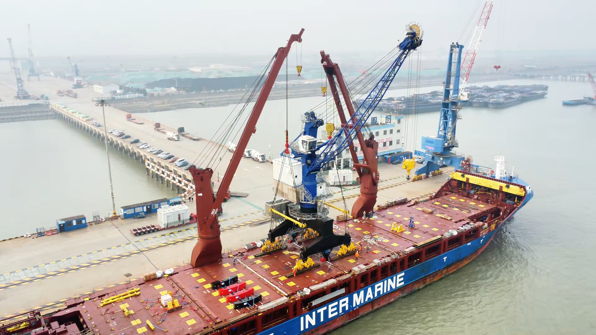 GENMA品牌首款非岸電軌道式MHC起航發往海外(圖1) GENMA品牌首款非岸電軌道式MHC起航發往海外(圖1)